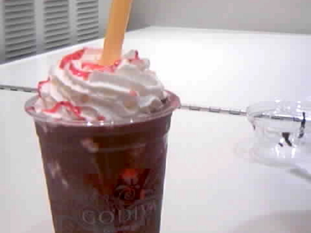 ストロベリー_GODIVA・ダイバーシティ東京プラザ店