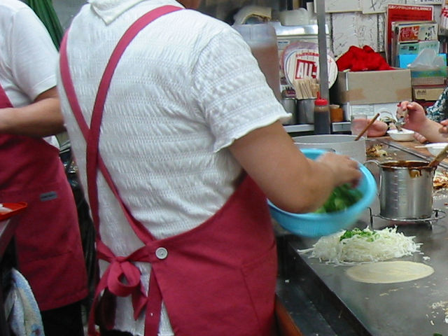 焼いている様子_お好み村 元祖桃太郎