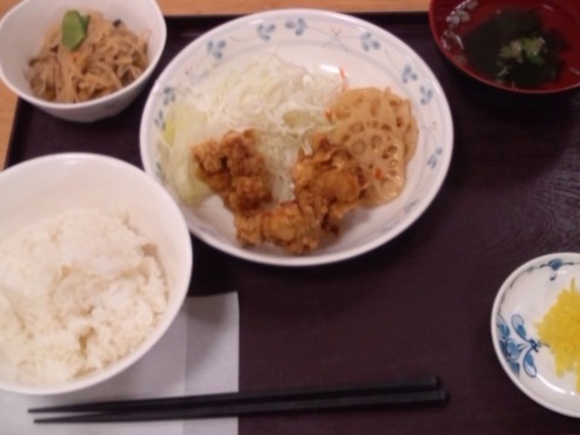 日替わりの鶏のから揚げ_食事処 かささぎ