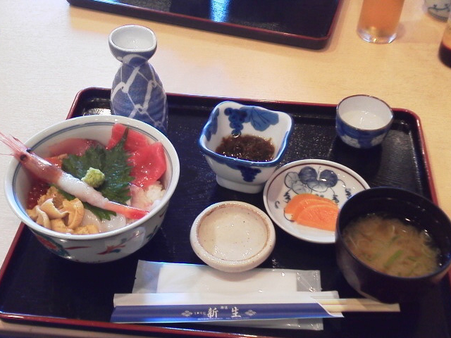 うに入り海鮮丼!!_新生