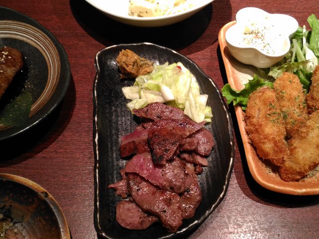 タンとカキフライ_牛タン 圭助 新宿三丁目