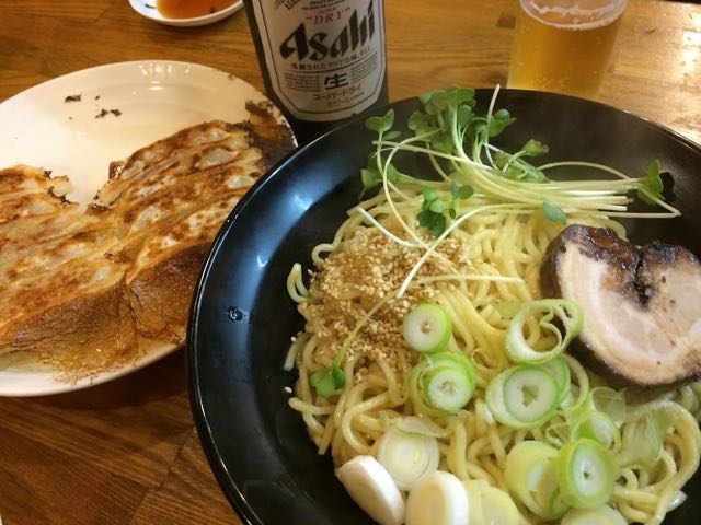 餃子もお勧め!_らーめん能登山 つけ麺館