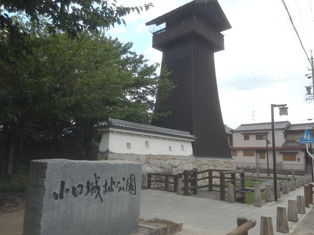 重厚な物見櫓_小口城址公園