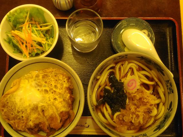 カツ丼とうどんのセット_日の出そば