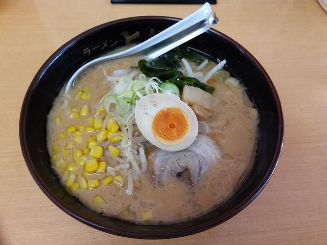 デラックス_ラーメンニューとん太
