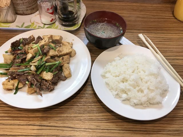 肉とニンニクと豆腐の炒め物_お食事処 三笠食堂