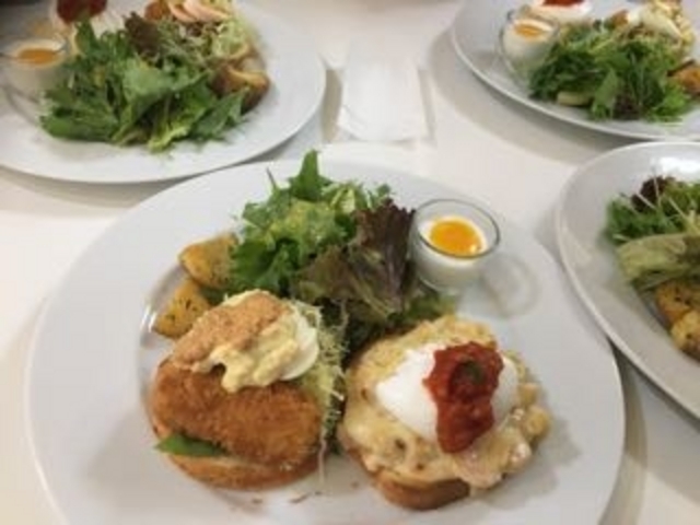 クリームコロッケが乗っていたりと工夫されたメニューが豊富です_Breakfast cafe KOKOPELLI