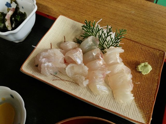 平目の刺身_平戸港交流広場