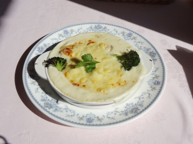 パンとサラダとドリンク付いて1900円+税+サービス料_セゾン・ド・はるな
