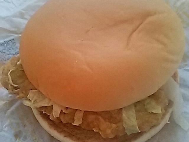 これで、100円です。_マクドナルド柏店