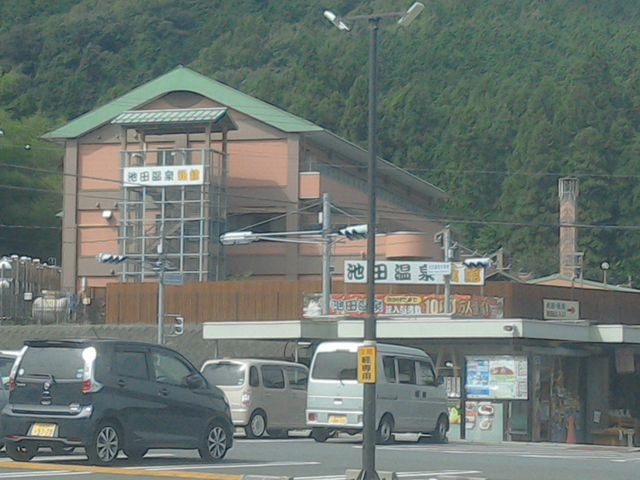 平日でも風呂の利用者は結構いました。_池田温泉(新館)