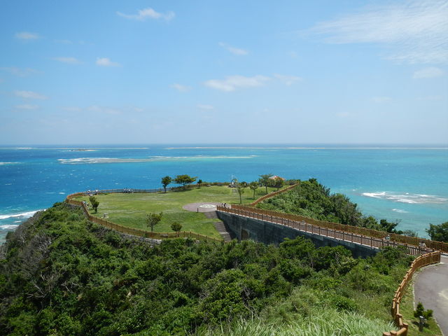岬の方へ_知念岬公園