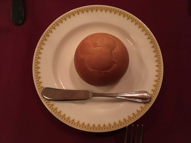 パンは焼きたてを食べ放題!ミッキーマークのパンが美味しくて可愛い!_マゼランズ