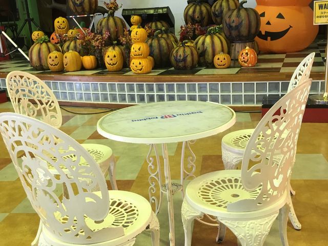 店内の雰囲気です。ハロウィンの飾りがかわいかったです_サーティワン アイスクリーム アメリカンワールド北上店