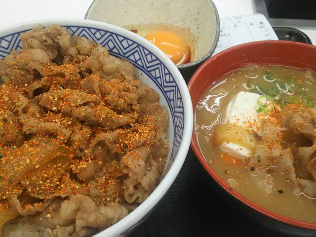 この季節は豚汁ですな_吉野家 小伝馬町店