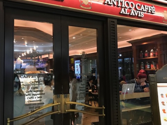 改札目の前のカフェ_アンティコカフェ アルアビス アトレ恵比寿店