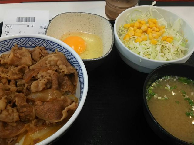 身体の為にサラダなのです_吉野家東京駅八重洲通り店