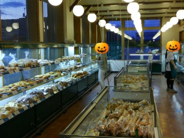 店舗_ボストンベイク 里塚店