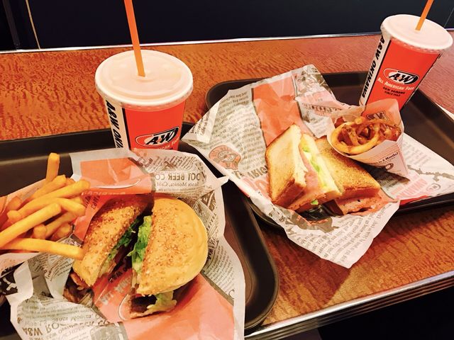 カット済み_A&W 糸満店