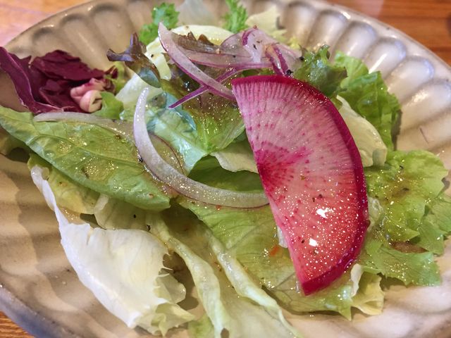 セットのサラダです。新鮮な野菜がシンプルに頂けます。_ほっとるーむ けやき