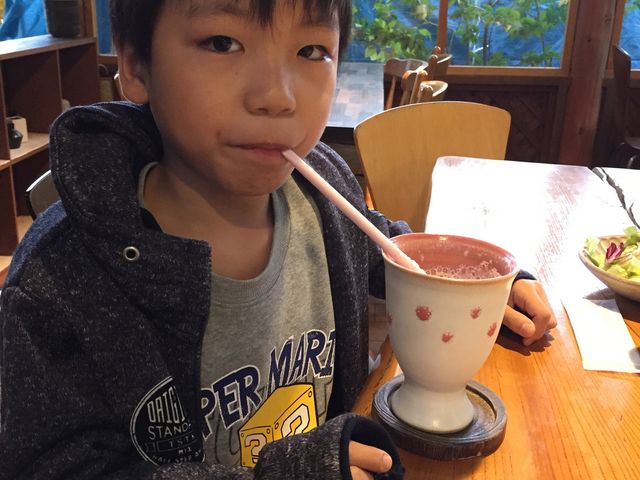 とちおとめのミルクシェイクは息子お気に入り。いつも必ず頂きます。_ほっとるーむ けやき