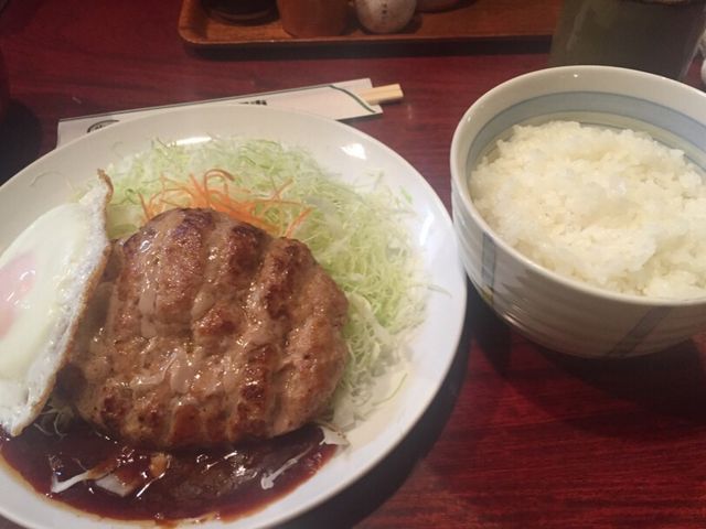 ハンバーグ定食です。_とん陣