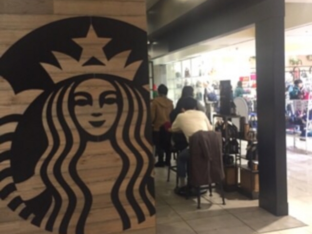 おしゃれな雰囲気のスタバです。_スターバックス コーヒー 新宿マルイ本館2階店(Starbucks Coffee)
