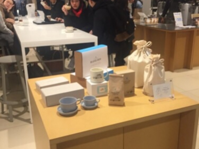 オープンな雰囲気です。_ブルーボトルコーヒー 新宿カフェ