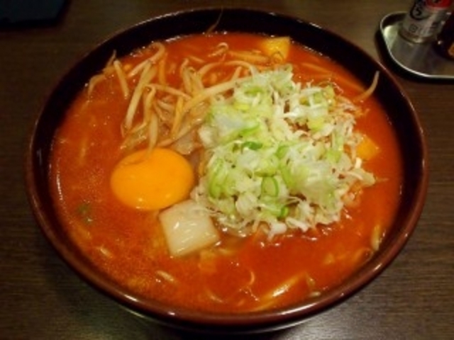 キムチ納豆と卵が麺によく絡み絶品です!_柳家