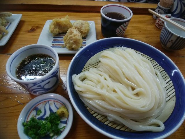 ざるうどんにかしわ天_はりや