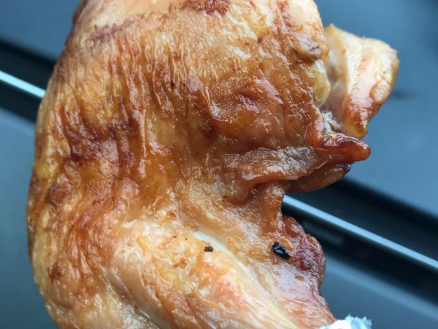 大きさで値段が違います。_高橋の若どり