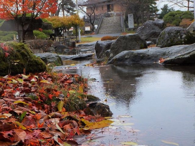 小雨降る高島城_高島城