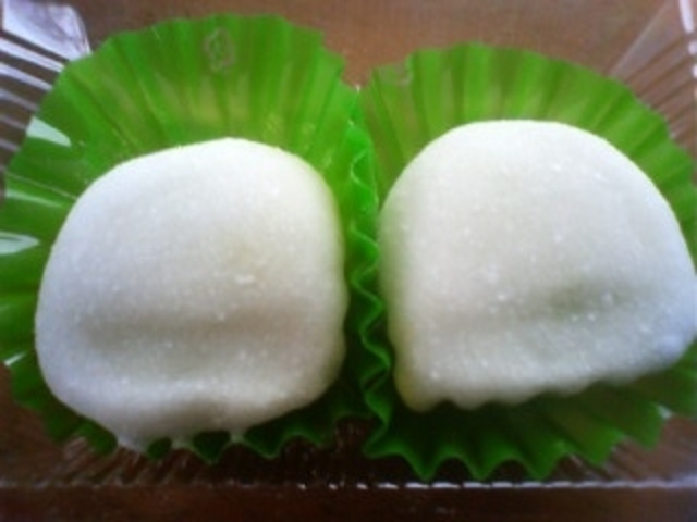 夢大福抹茶味(1個140円)_近江屋本舗