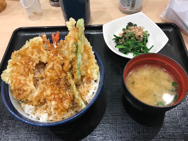 天丼と ほうれん草のおひたし_てんや越谷店