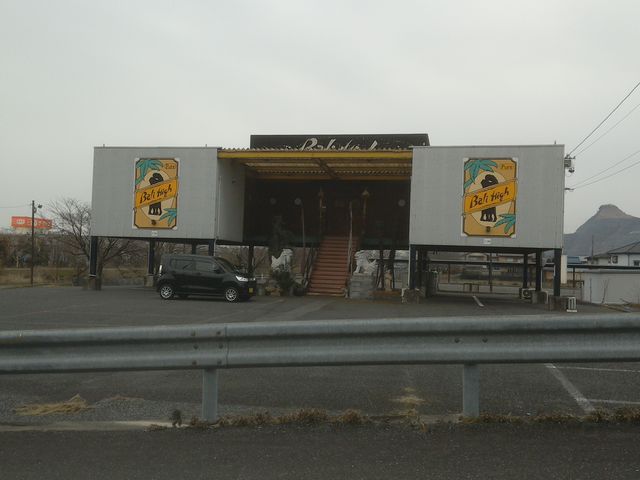 異国情緒たっぷりの建物_バリハイ