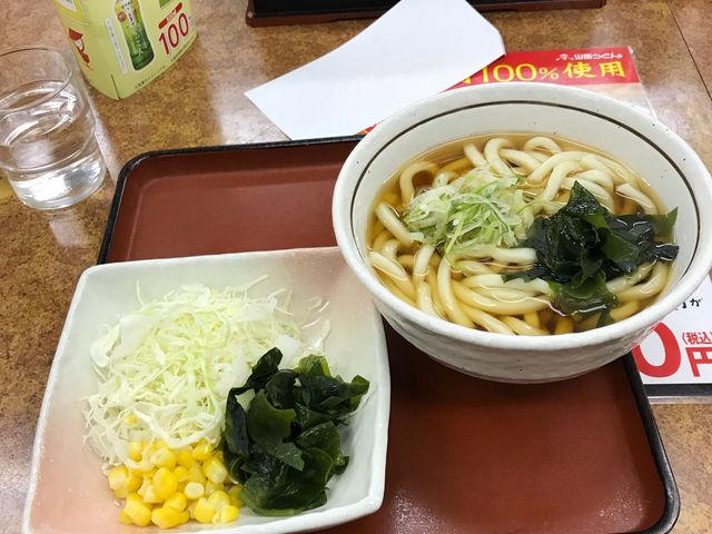 うどん280円、サラダ120円_山田うどん豊町店