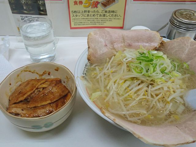 野菜塩ラーメン大盛りとミニ豚丼_ラーメン すがわら