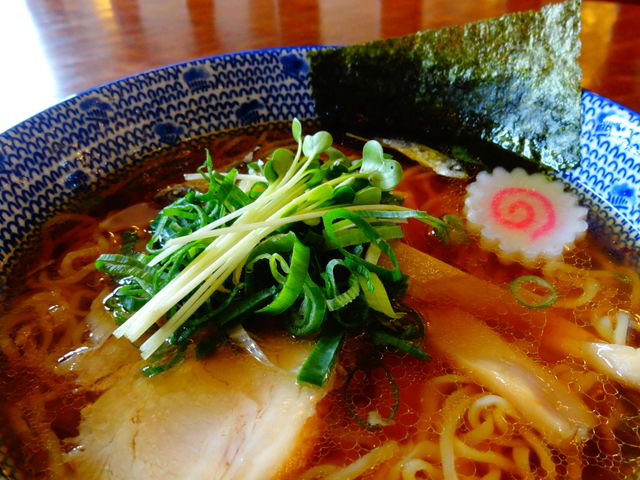 にぼダシ醤油ラーメン_シーサイド高浜ジェノバレストラン