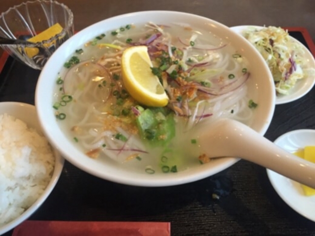 ランチはフォーと御飯がセットです。_佑佳
