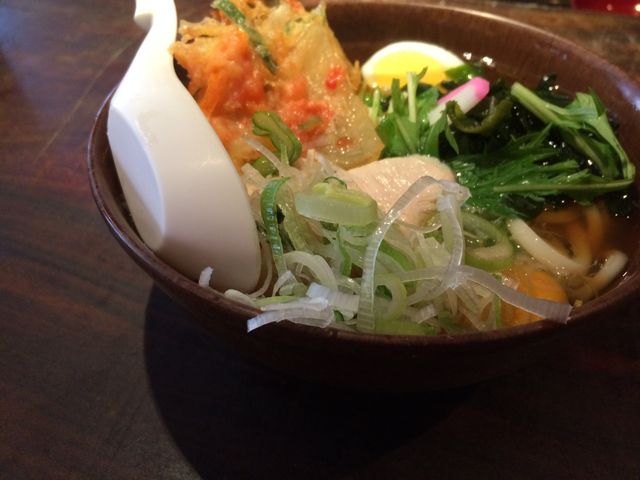 スタミナうどんやばすぎる。_もへじ 茜鶏