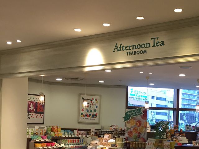 入り口には販売コーナーも_アフタヌーンティー・ティールーム ルミネ荻窪店