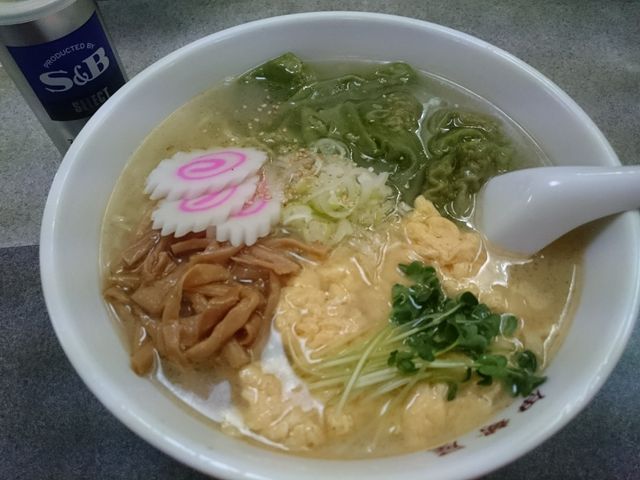 王様の塩ワンタンめん_伊勢屋