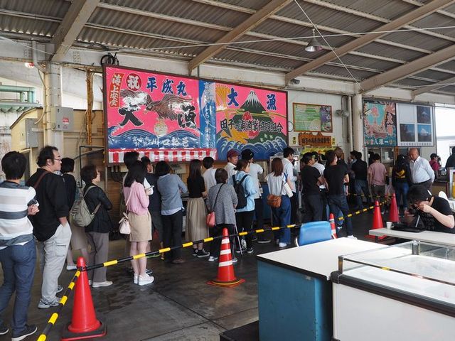 行列が出来るほど人気の食堂_田子の浦漁協食堂