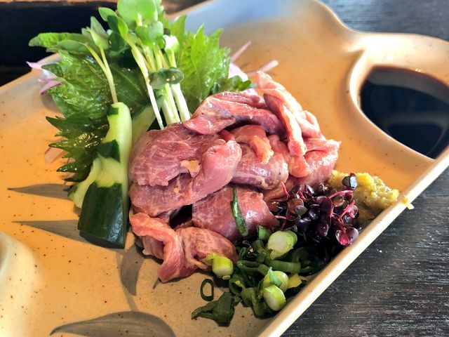 砂とろ刺し_炭焼地鶏 山蔵