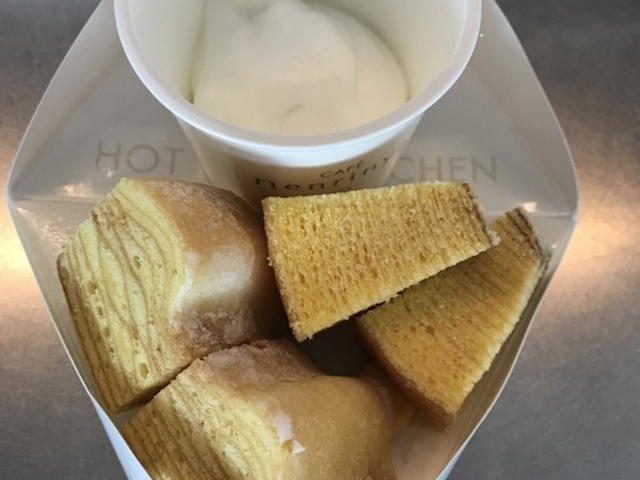 バームクーヘンホイップクリーム付き_Cafeねんりん家 羽田空港店