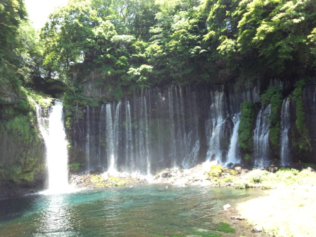 白糸の滝です_富士山白糸庵