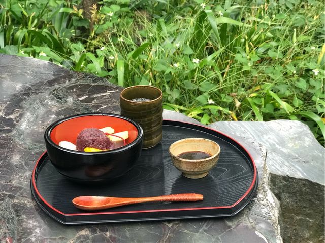 【待春軒】お外の席であんみつを_待春軒