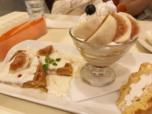桃のデザートセット_フォーシーズンズカフェ