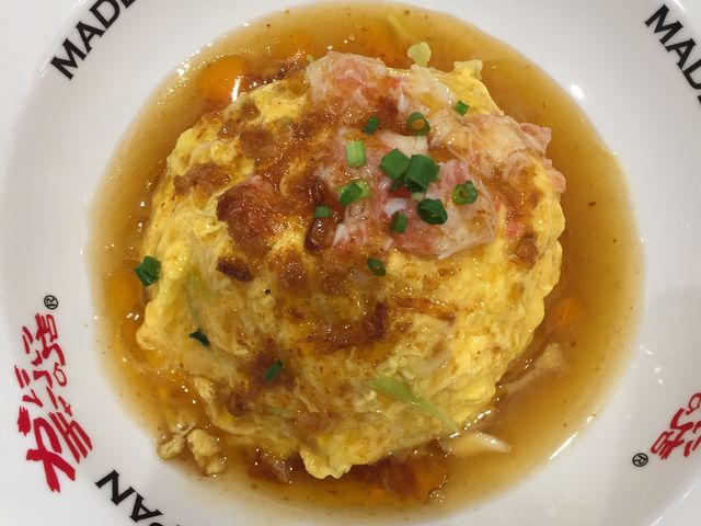 ボリュームもあります。_かにチャーハンの店