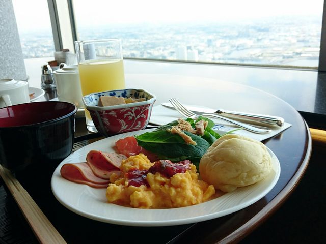 料理_横浜ロイヤルパークホテル スカイラウンジ シリウス